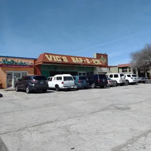 ows cars parked in a parking lot