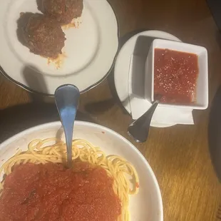 Spaghetti and meatballs with marinara sauce! Extra sauce on the side