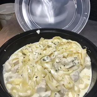 Fettuccine Alfredo with chicken