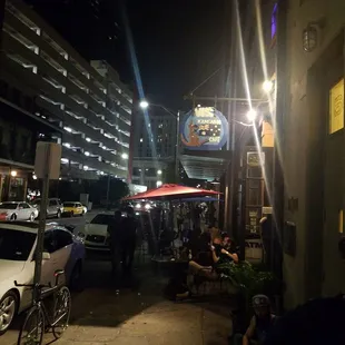 VIC&apos;S!