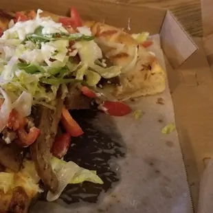 Gyro pizza with all the toppings, yummmm