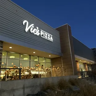 the outside of a restaurant