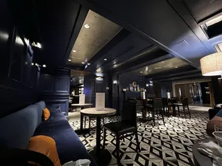 Ale & Compass Lounge