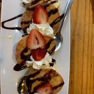 Sopapilla with ice cream