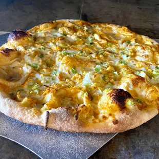 a cheese and onion pizza