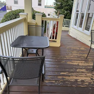 Outdoor space to eat is available