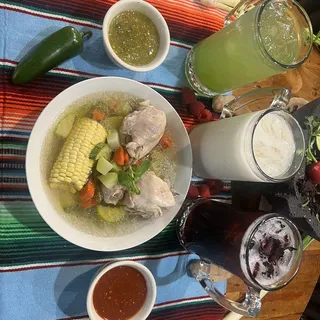 Caldo de Pollo