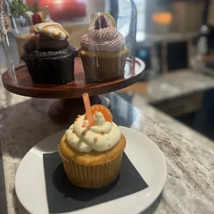 cupcakes, food, dessert