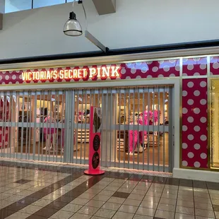 Checking in to get perfumes but they're still closed and I think this aint VS I was expecting. We'll see.