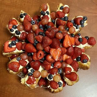 Cronuts with cream and fresh fruit OMG!