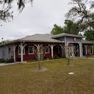 Restaurant view from the lot.