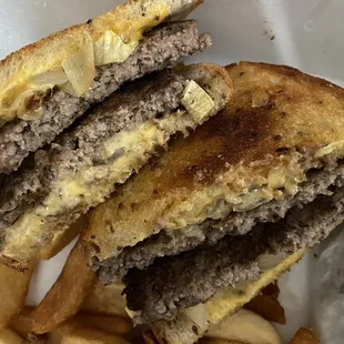 Patty Melt was bland &amp; dry...