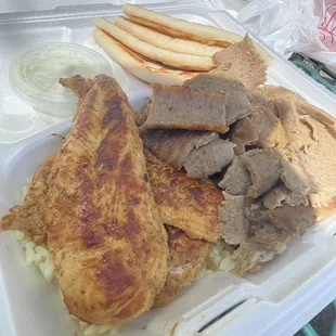 Victor&apos;s Chicken and Gyros Plate