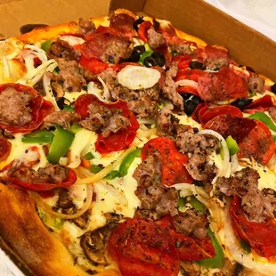 Small Victor's special (half without olive's). It has weight on it. Delicious!