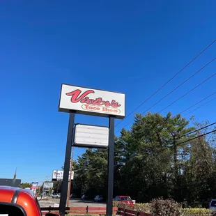 Victor&apos;s taco shop