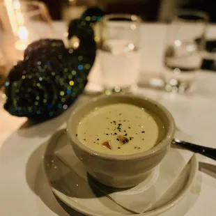 LOVE LOVE LOVE! Cup of New England clam chowder :)...