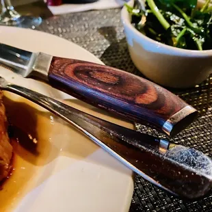LOVE these steak knives.