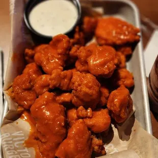 1lb Buffalo boneless wings.... 3/5 bland and not much flavor