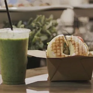 Green-Go Drink &amp; St. Louis Bagel Sandwich