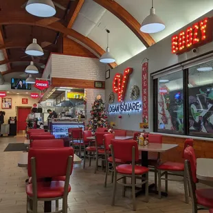 the interior of a fast food restaurant