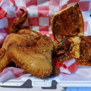 Chicken Wings &amp; Garlic Bread