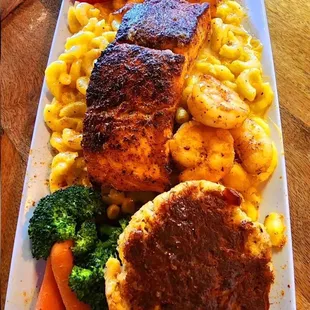 a plate of food with macaroni and cheese