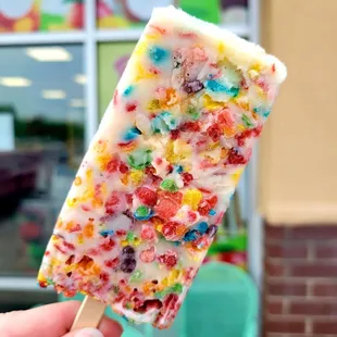 fruity pebbles popsicle