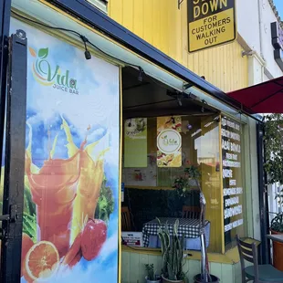 There's also an outside sitting area