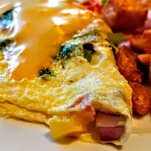 an omelet and potatoes