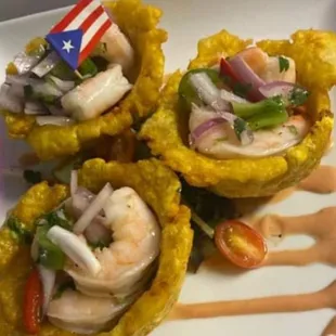 Tostones Rellenos con Camarones / Fried Green Plantain Filled with Shrimp