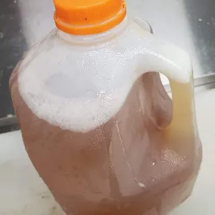 Maví: Lightly fermented beverage made from the bark of the maví tree