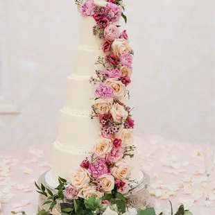 a three tiered wedding cake