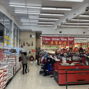 people shopping