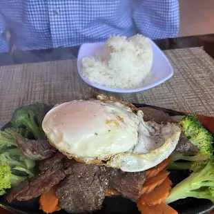 Thai steak with runny egg