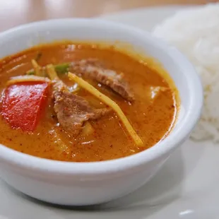 Red curry plate with beef