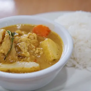 Yellow curry plate with chicken