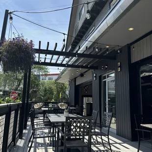 The gorgeous patio!