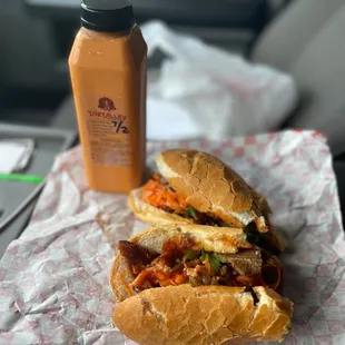 Bahn mi Thai tea