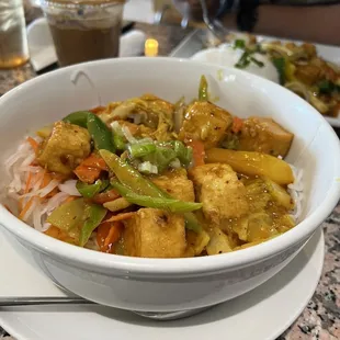 Spicy Curry Vegetables/Tofu Noodle Bowl