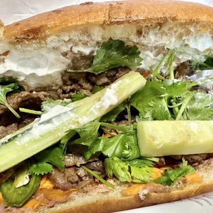 Sandwich Grill Beef - close up of the bánh mì