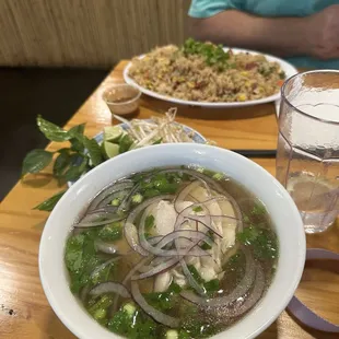 Pho Ga And com C4. Com Chien