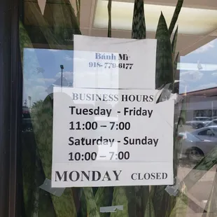 Actual hours not the fake hours Yelp currently has posted.