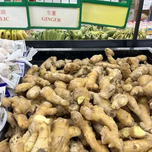 Gob of fresh ginger