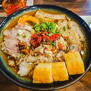 Bánh canh cua chả cá