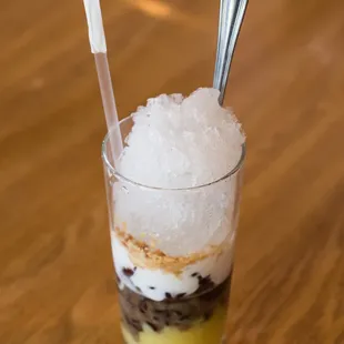 che thap cam - mixed beans, coconut milk, peanuts