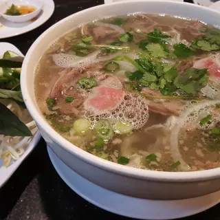 12. Pho Dac Biet