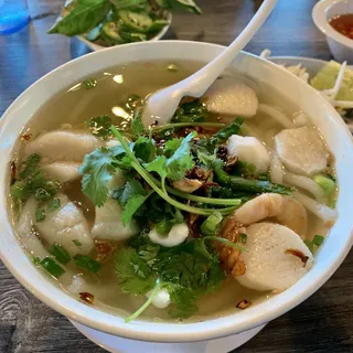 23. Banh Canh Hai Vi