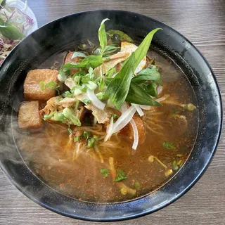 91. Veggie Spicy Beef Pork Rice Noodle Soup