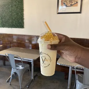 peach smoothie