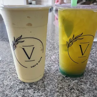 Apple green tea and mango smoothie
